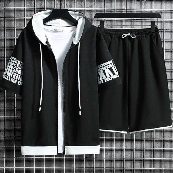 ブラック/ジャケット+ブラック/ショートパンツ