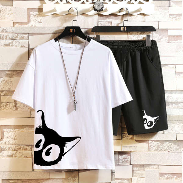 ホワイト/Tシャツ+ブラック/ショートパンツ