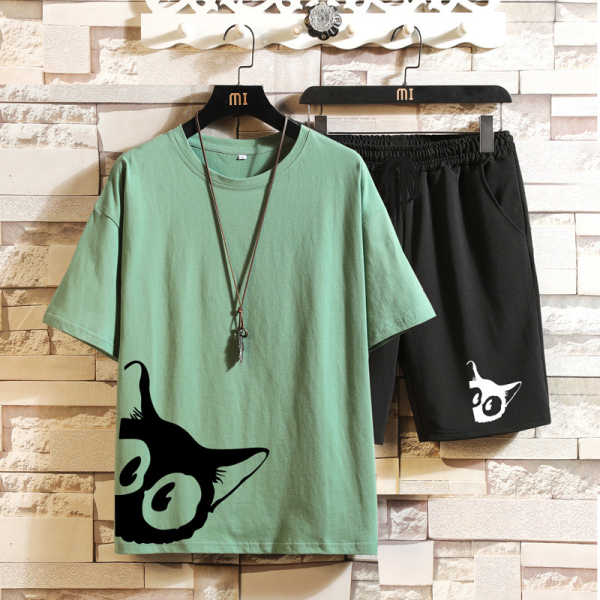 グリーン/Tシャツ+ブラック/ショートパンツ